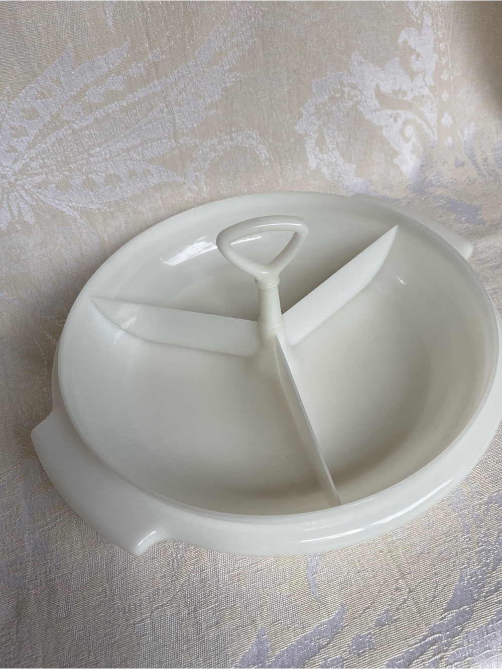 Tupperware Divided Serving Tray - Picture 3 of 8